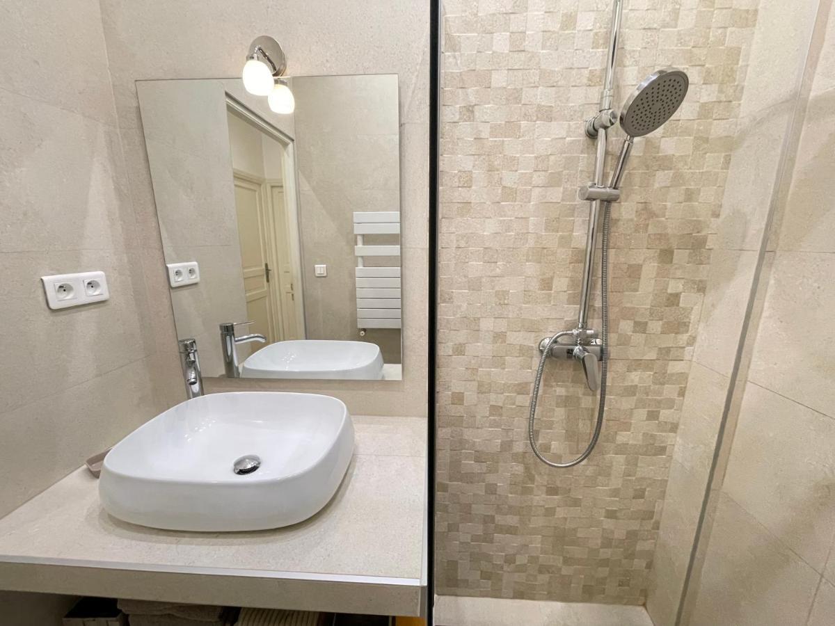 Nice Renting - Penchienatti - Spacious Apartment - 2 Bedrooms - King Bed - View Heart Of Ница Екстериор снимка